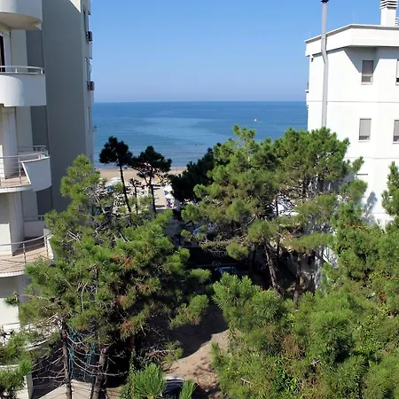 Aparthotel Arberia